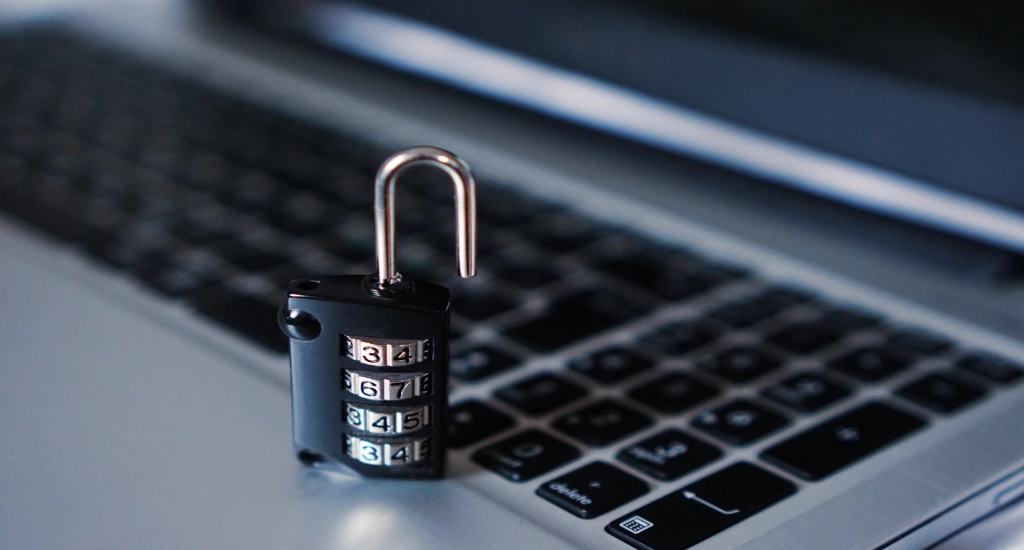 lock open computer hacker
